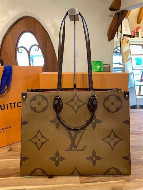 brown louis vuitton tote bag|louis vuitton giant monogram.